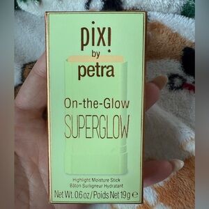 Pixi On-the-Glow SuperGlow Highlight Moisture‎ Stick